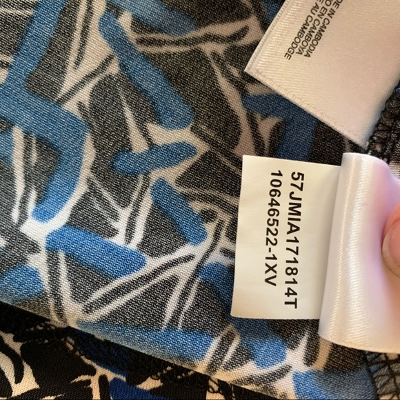 Anne Klein cute cold shoulder scoop neck top size Small - Picture 6 of 7